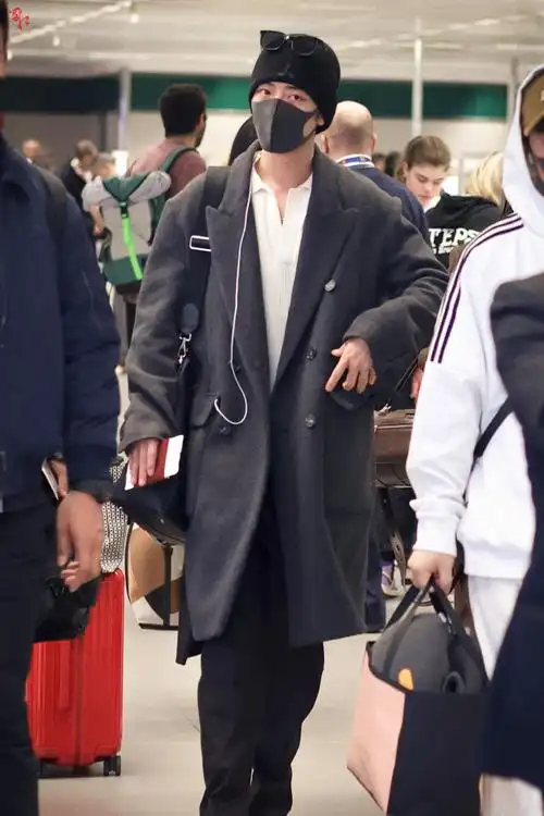 肖战晚宴的衣服穿到了机场##肖战晚宴穿搭##tods晒肖战