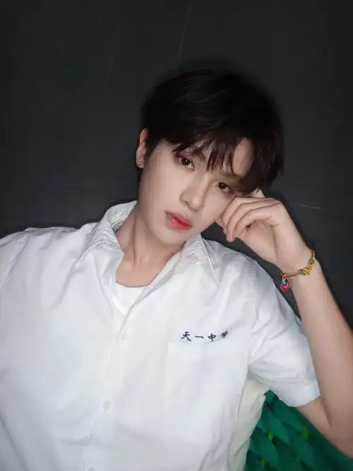 黄明昊沙漏##电影沙漏