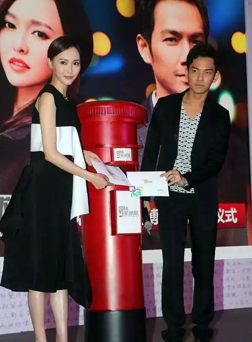 唐嫣的比例也太好了穿高跟鞋不输钟汉良的身高却没啥气场