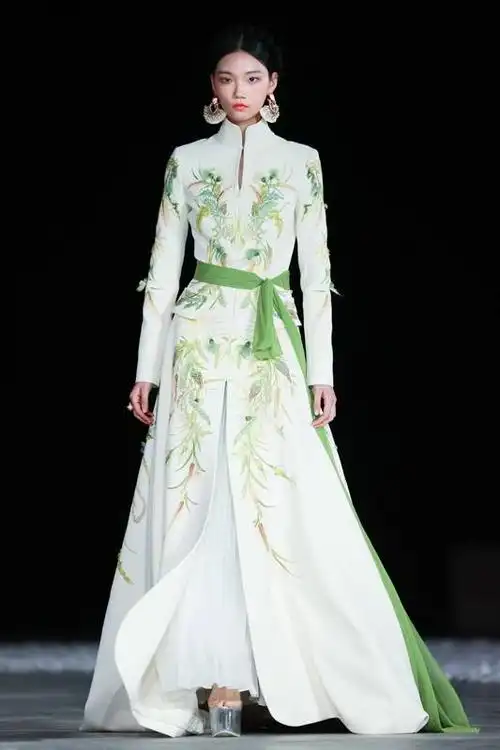 熊英征途盖娅传说2021aw发布会于中国国际时装