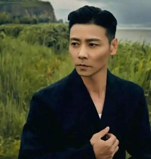 张晋48岁生日高瀚宇卡点为其庆生蔡少芬罕见缺席