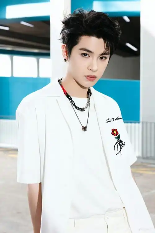 黄明昊廿二破浪逐风##justin黄明昊0219生日快乐##新娱