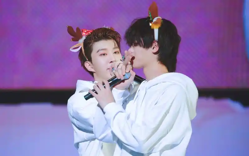 【皇权富贵】灯光再暗我也走向你