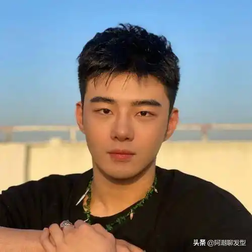 理发师建议这3款,剪完清爽显帅气_发型_男生_刘海