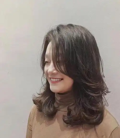 岁女人烫头发:记住"三烫三不烫",显年轻气质,头发蓬松洋气|烫发|发型