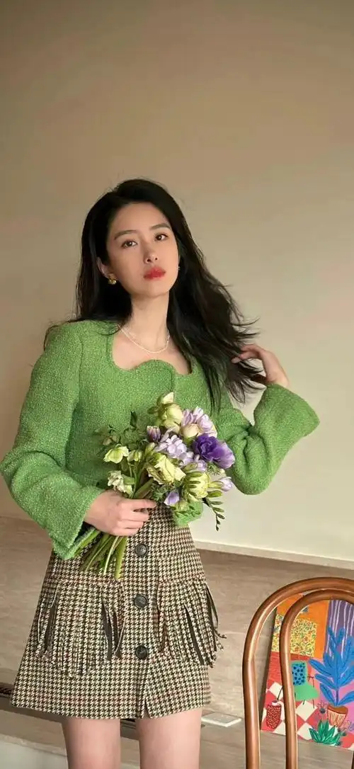 杨采钰 的玉女甜美_网易订阅