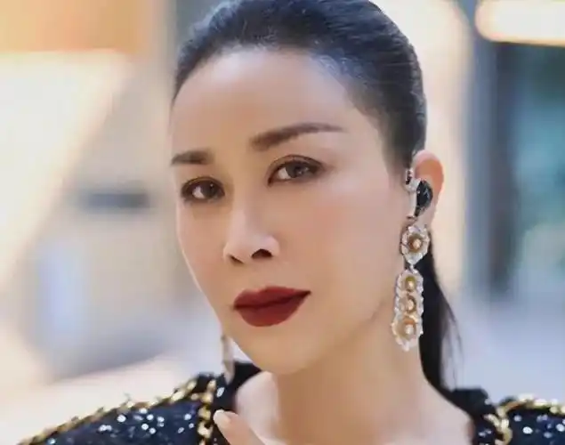 北京时间11月7号上午中国著名女歌手那英最新消息