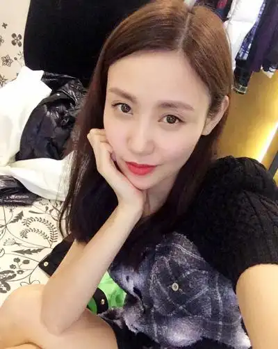 吴启华老婆石洋子私房照微博 吴启华石洋子闹离婚传闻