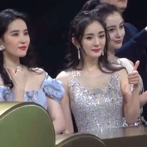 刘亦菲杨幂angelababy同框啦