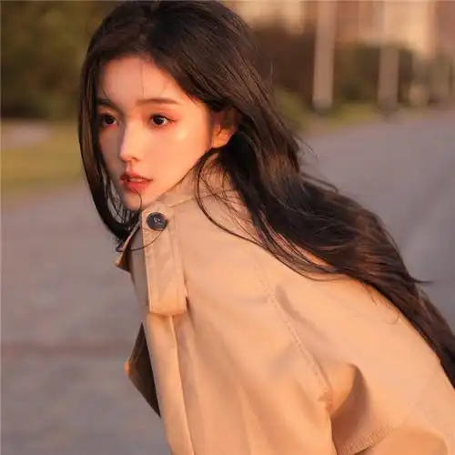 唯美穿风衣清纯女生头像图片
