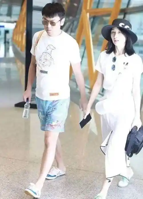 原创雷佳音14岁辍学从小混混到一线明星我只想做一名好丈夫