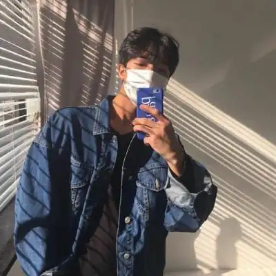 口罩男生侧脸帅气的真人头像