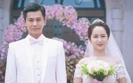 杨紫生日和艺人互动(杨紫在剧组和谁拍结婚照都一脸不乐意)(8)