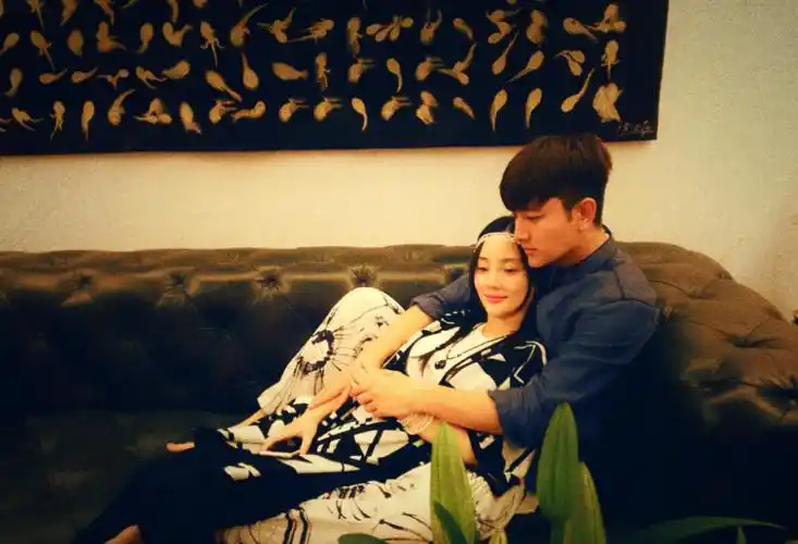 回顾李小璐的母亲张伟欣挽救过女儿的婚姻现在我的心最痛