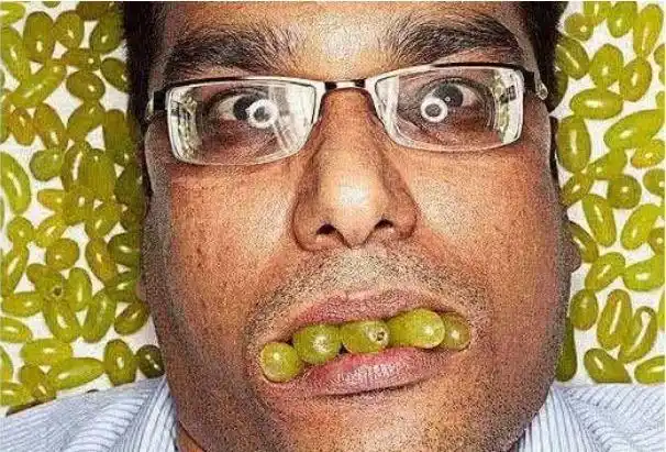 吉尼斯世界之最:王者荣耀骚白上榜,"最小"的嘴巴是什么样子?