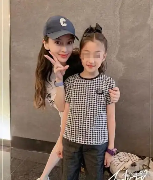 angelababy儿子上学装备近8万引热议小海绵的入学条件是否过高