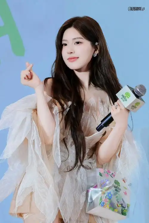 花仙子露露酱~9494世界上最可爱的小女孩赵露思7815#赵露思