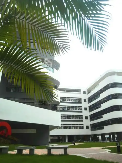 深圳市育才中学掠影