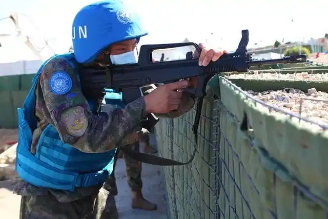 守卫和平的中国蓝盔
