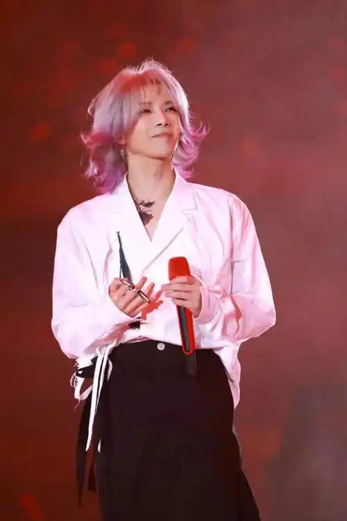 华晨宇南京站圆满完成,下一站—广州_演唱会_火星_歌迷