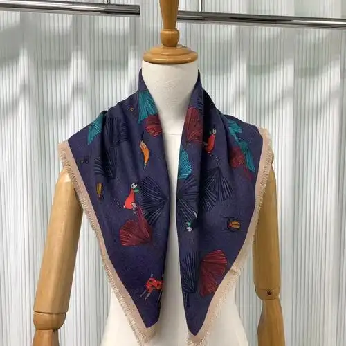 高端时尚真丝羊毛羊绒围巾女秋冬百搭丝毛中方巾丝巾披肩两用