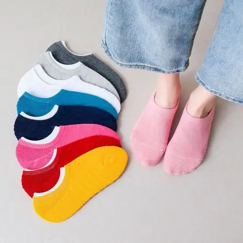 颜色随机袜子一双