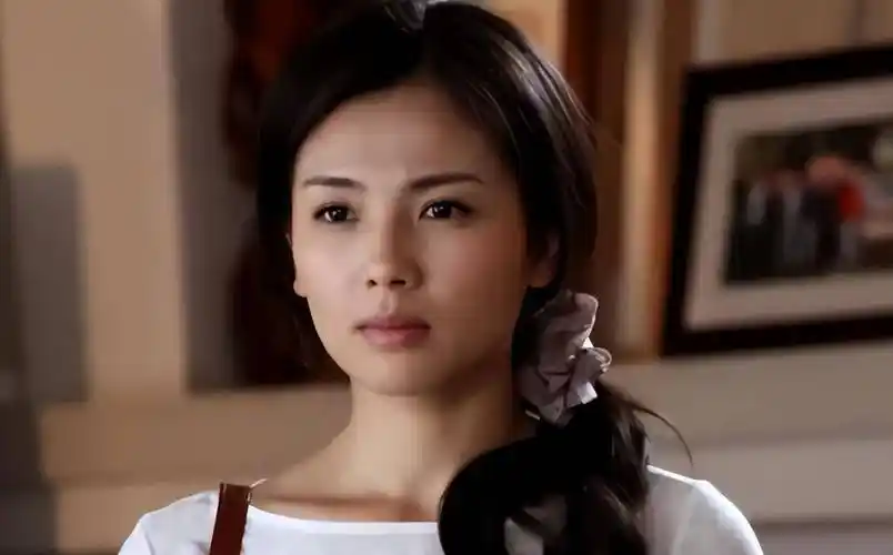 刘涛新剧翻车告诉我们:如果你气质不硬,就别强行"演军人"_眼神_观众