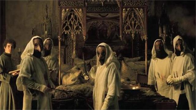 中世纪的欧洲有多不讲卫生贵妇们在裙子里上厕所多年不洗澡