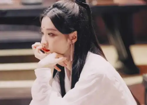 王楚然只能当古装美女吗造型拉胯颜值下降到让人不敢认