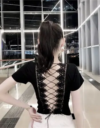 潮流新品2018新款后背小心机上衣短款蕾丝绑带打底衫韩版百搭短袖t恤