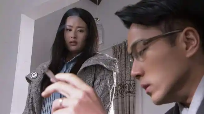 千山暮雪大结局:童雪将离开,莫绍谦孤独的抽着烟,心里全是不舍-影视综