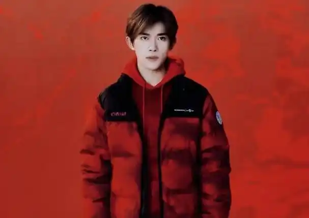 231217 红色风暴再起,易烊千玺波司登新代言引爆粉丝热议潮流盛宴!