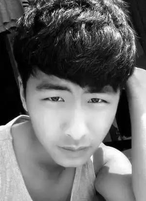 勇救两落水儿童 19岁大男生献出生命