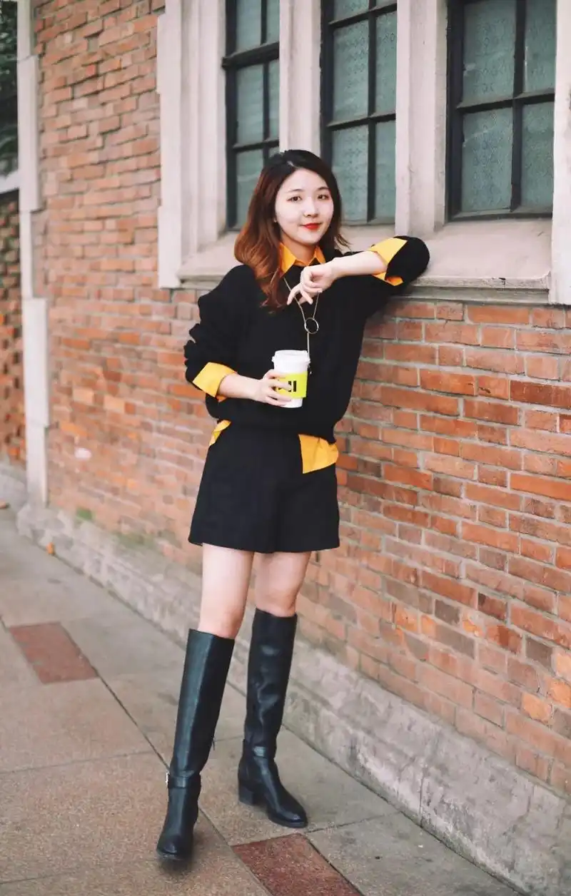 所以叠穿了橙色的衬衫还用衣角强行制造腰线96今天也是心机女孩哈哈