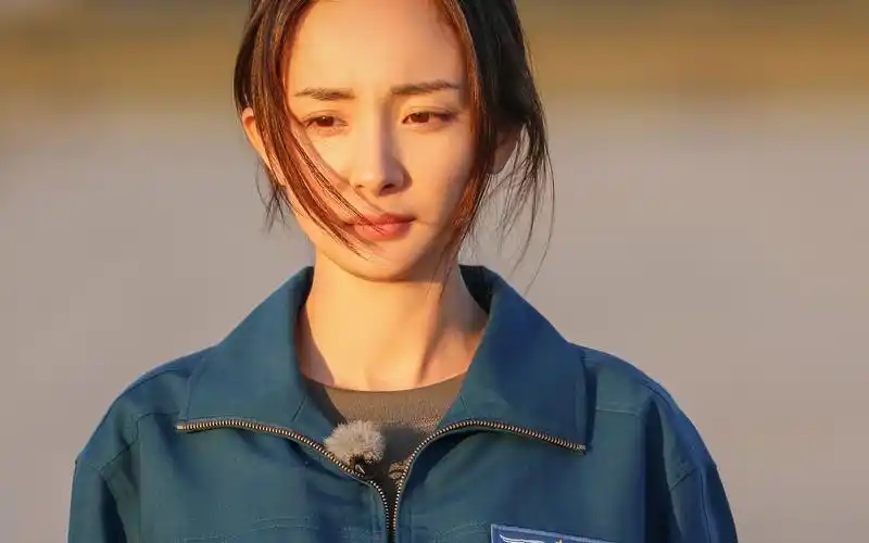 杨幂《真正男子汉》高清图片合集桌面壁纸