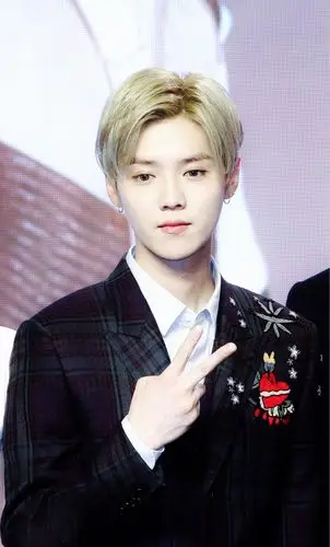 鹿晗的9个发型,个个是男神的范,最后一个差点没认出来|发型|刘海|男神