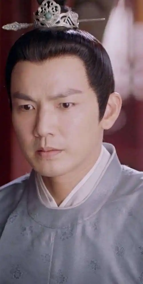 也难以弥补年龄差距过大带来的违和感_何润东_张嘉益_钟汉良