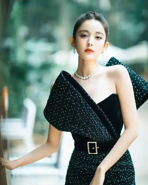 古力娜扎这身材,谁能顶得住啊!_人们_高挺_故事