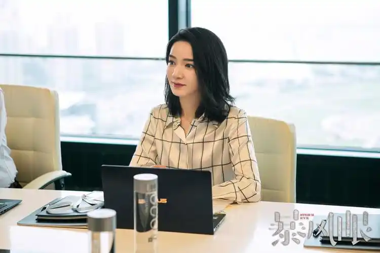 电视剧《暴风眼》发布"天眼系统"版全阵容海报