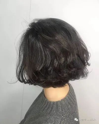 这样烫的波波头,最好看