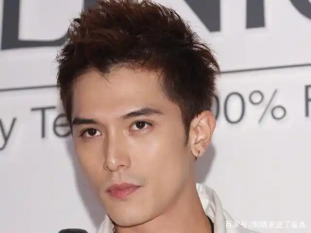 看到邱泽应该是在唐探系列电影里看到了他现身,一改往日帅气霸总风格