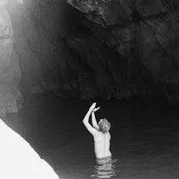 背影头像男生孤独黑白_微信头像图片大全