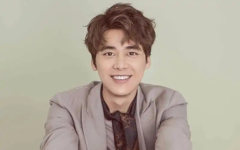 演员李易峰升级流量20演技好投资眼光更好