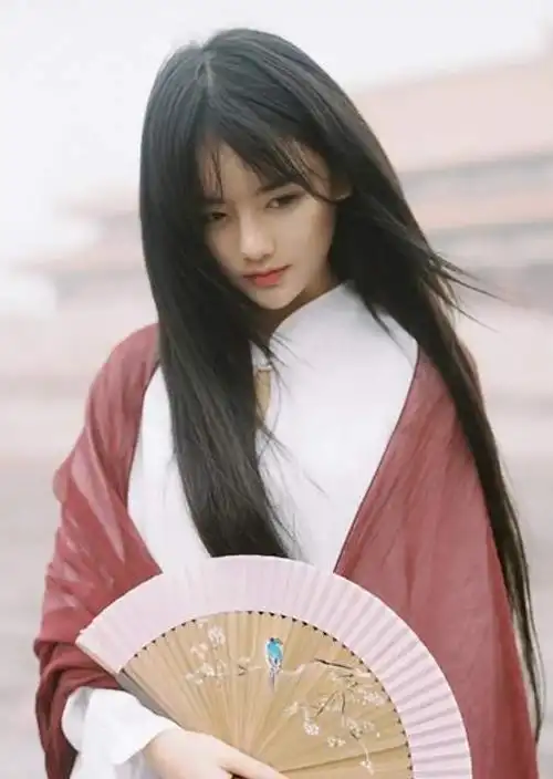 靠豆瓣复古写真红了12年 32岁初代网红南笙官宣结婚|游民星空