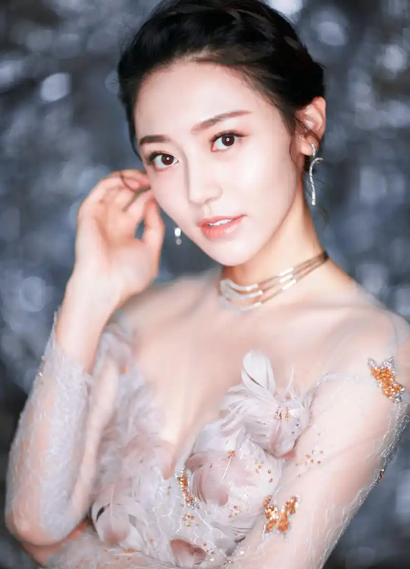 黄梦莹性感深v礼服活动照 - 花雕美图苑 - 花雕美图苑