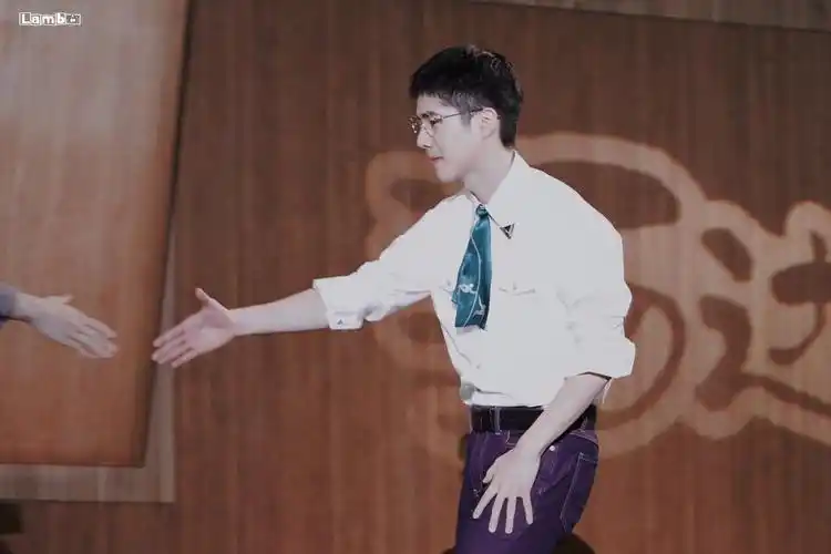 每日一然谁说寸头不可以萌萌哒来看大眼睛小老虎刘昊然