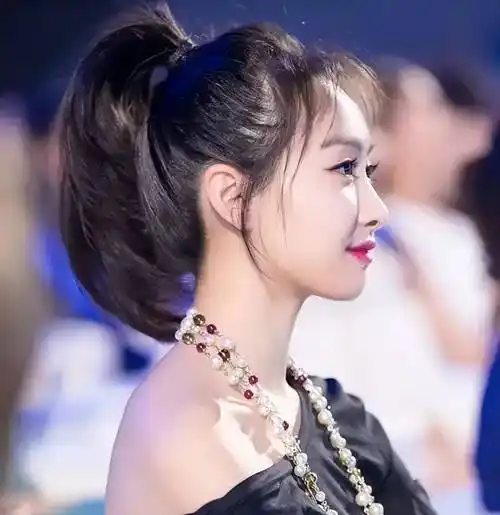 原创美女明星如何定义扎个高马尾就知道了