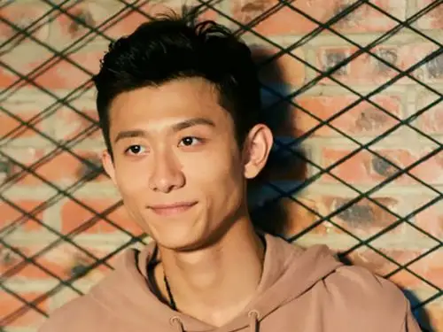 张一山:别以为你剃一个光头我就不认识你是刘星!