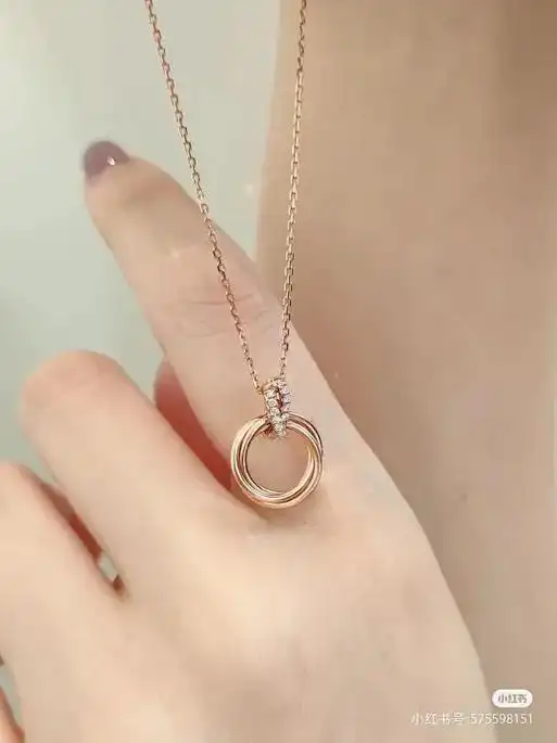 周大生都市独白系列时光秘境钻石项链 .