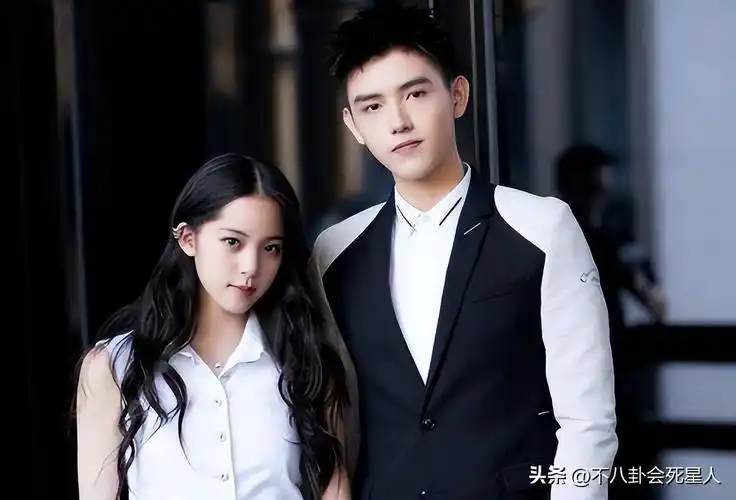 有花边新闻的男明星_欧阳娜娜王源亲密视频_欧阳娜娜和王俊凯吻照片